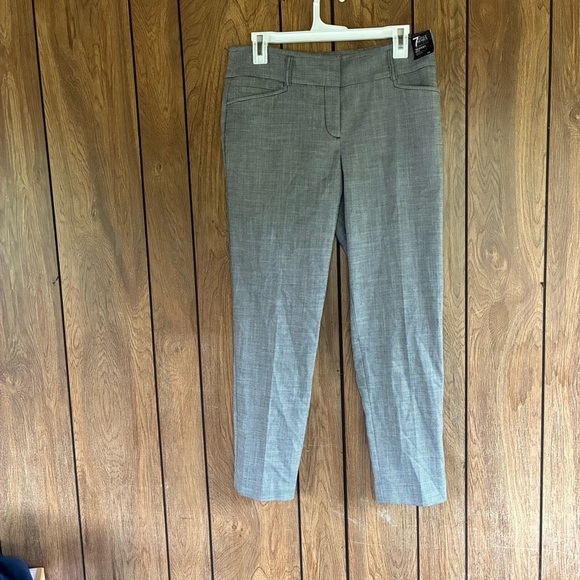 NY & Co 7th Avenue Modern Fit Ankle Pants Gray Size 6 NWT - Picture 10 of 10